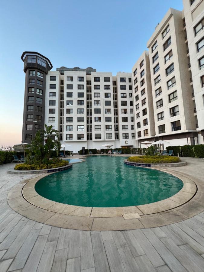 Luxury Hotel Apartment With Pools In Front Auc Kairo Exteriör bild